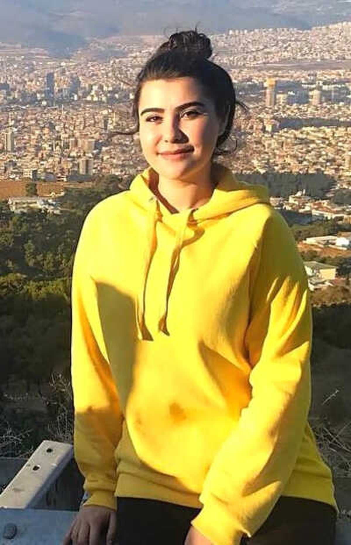 19 Yaşındaki Genç Kız 19 Günlük Yaşam Mücadelesini Kaybetti
