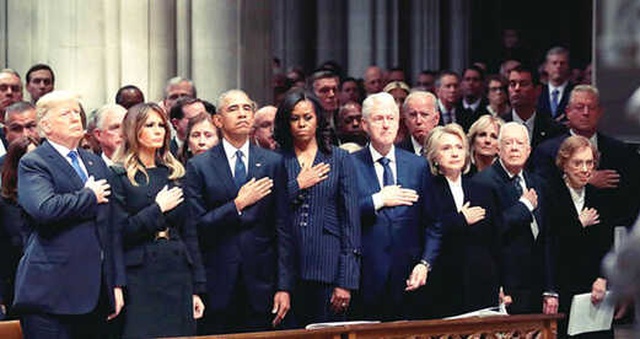 ABD'nin Başkanlık Koltuğuna Oturmuş Dört İsim, Baba Bush'un Cenaze Töreni İçin Yan Yana Geldi, System.String[]