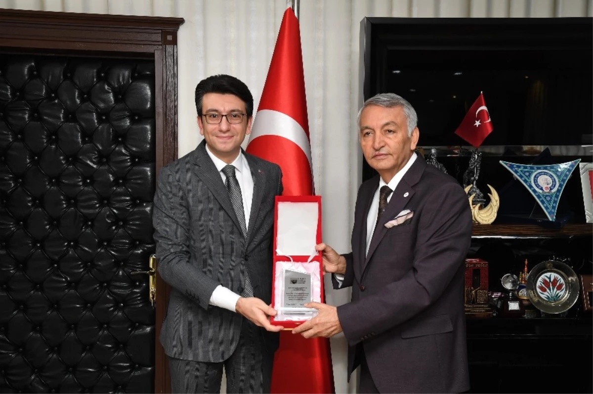 Add\'den Başkan Günaydın\'a Plaket