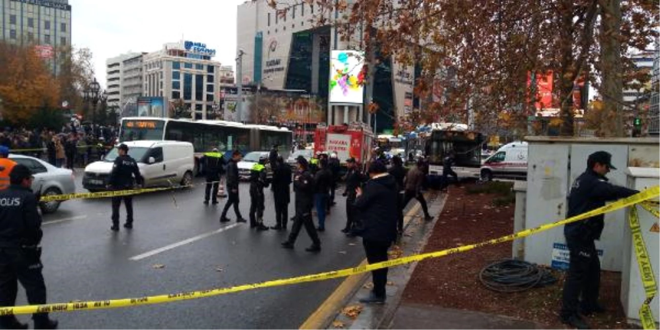 Ankara\'da Belediye Otobüsü Yayalara Çarptı: 2 Yaralı (1)