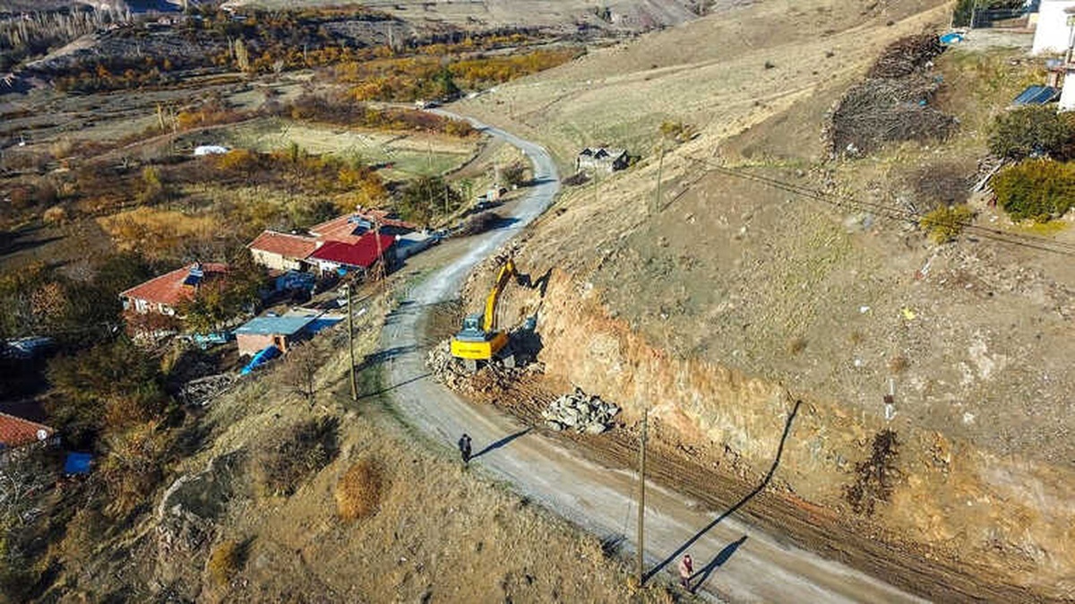 Arguvan\'da Yeni Yol Açma ve Genişletme Çalışmaları