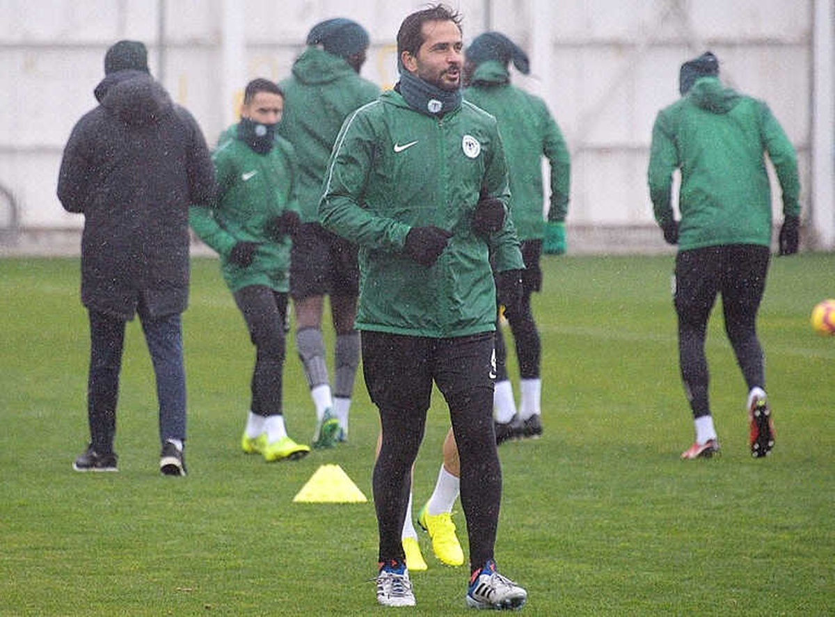 Atiker Konyaspor\'da, Trabzonspor Maçı Hazırlıkları Sürüyor