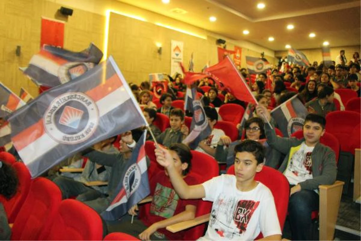 Bahçeşehir Koleji Oyuncuları Gaziantepli Öğrencilerle Buluştu