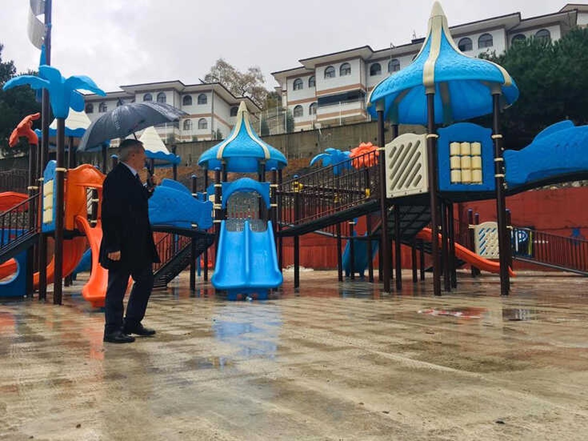Belediye Başkanı Yılmaz, \'Engelsiz Park\'ı İnceledi