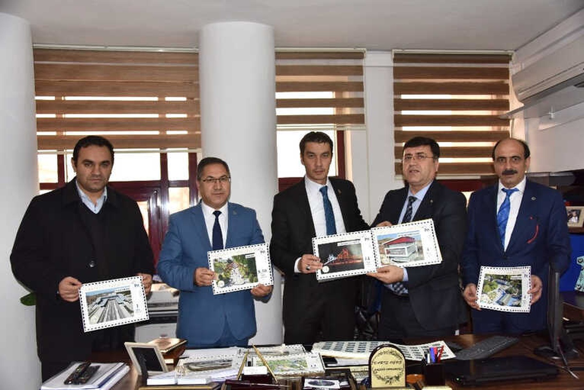 Bozüyük İlçesinin Tanıtımı İçin Bastırılan Kişisel Pullar Teslim Edildi