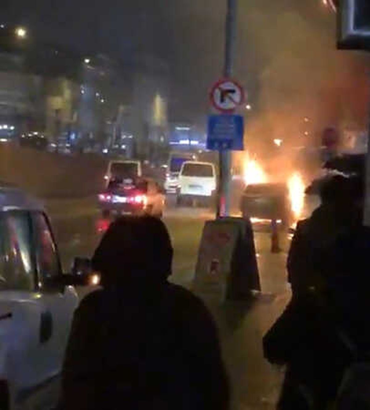 Bursa\'da Seyir Halindeki Otomobil Alev Aldı