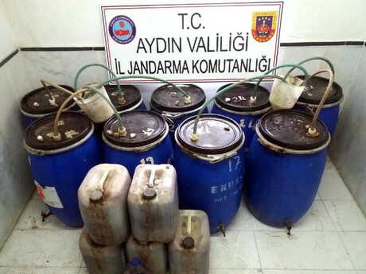 Depoda Kaçak Üretilmiş Şarap Bulundu