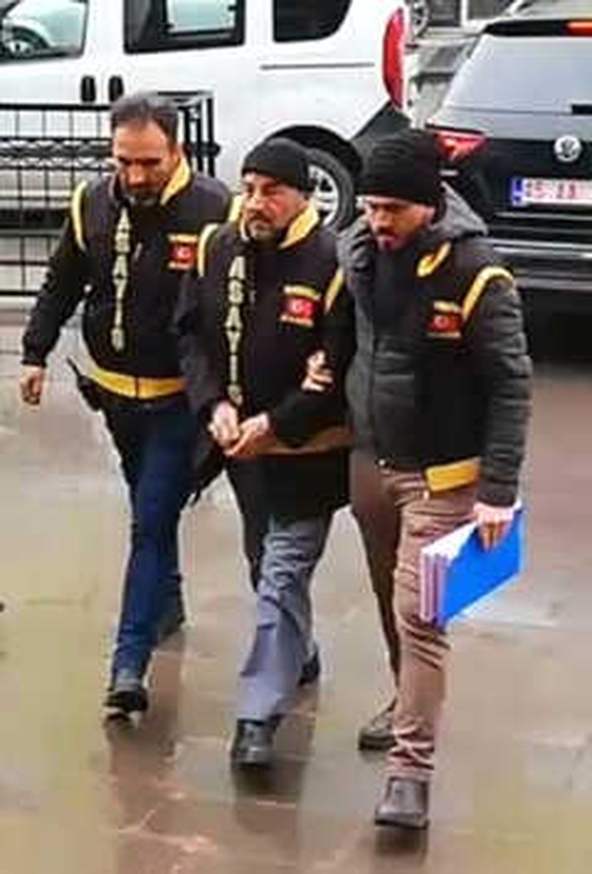 Ekmek Fırını Basarak Yeğenini Öldüren ve Abisini Yaralayan Zanlı Tutuklandı