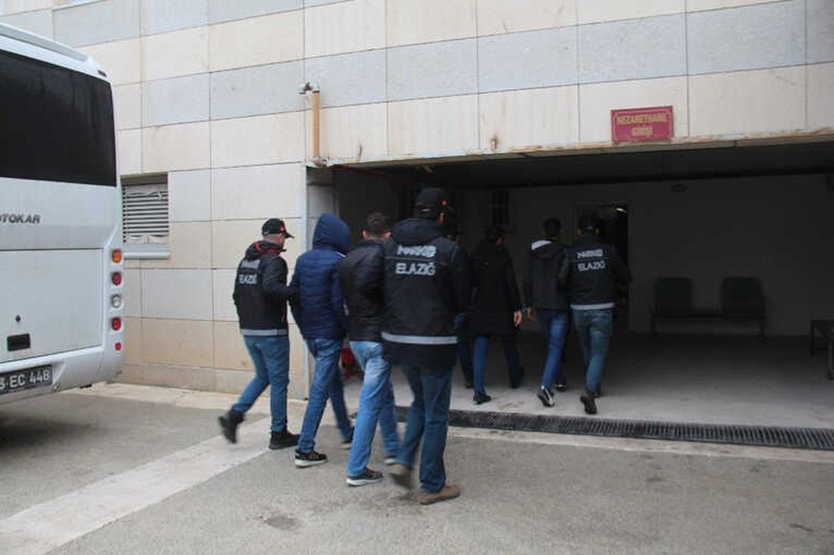 Elazığ\'da Uyuşturucu Operasyonu: 5 Şüpheli Adliyeye Sevk Edildi