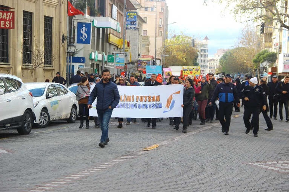 Engelliler İçin Farkındalık Yürüyüşü Yapıldı