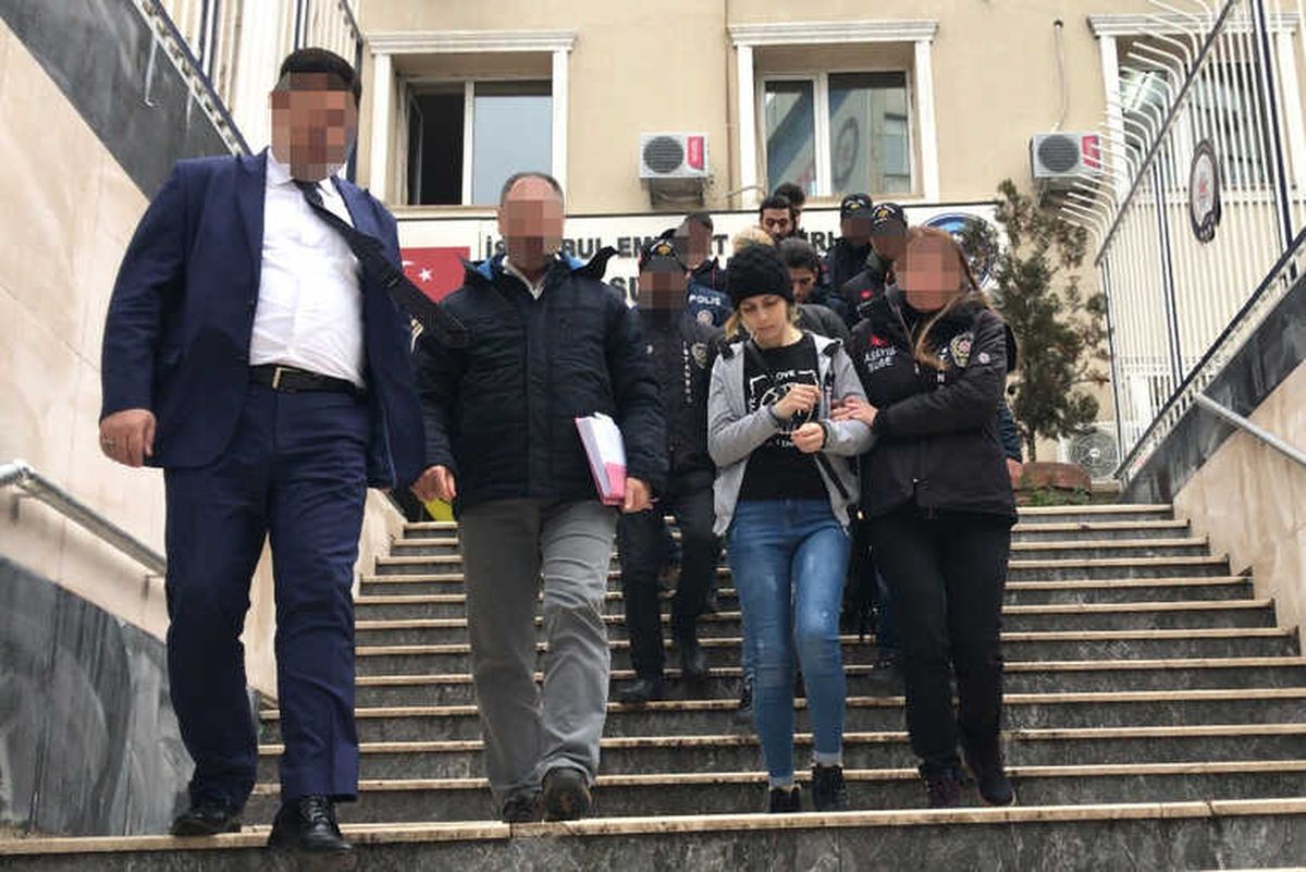 Eski Sevgilisiyle Plan Yapan Nişanlısını Kaçırttı
