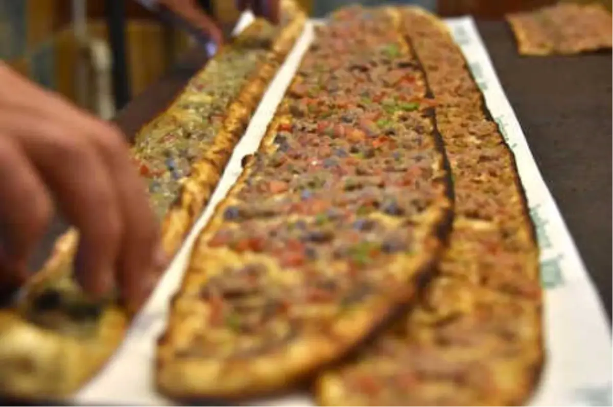 Etli Ekmek, 800 Yıldır Konya\'da Üretiliyor