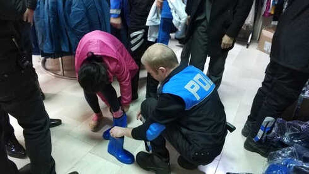 Hakkari Polisinden Sıcak Yardım