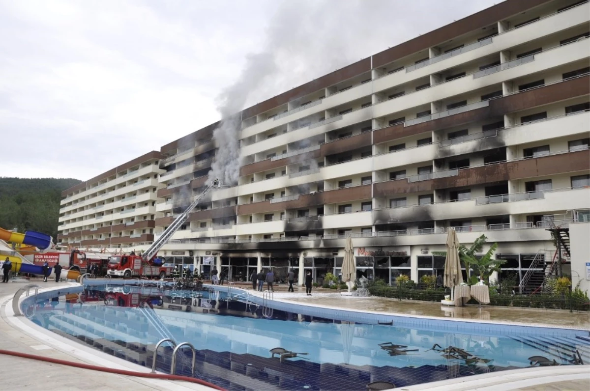 Hatay\'daki Termal Otel Yangını İnceleniyor