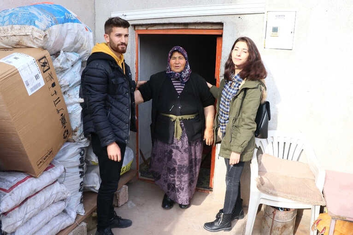 Hindileri Çalınınca Gözyaşlarına Boğulan Fadik Teyze Hindilerine Kavuştu