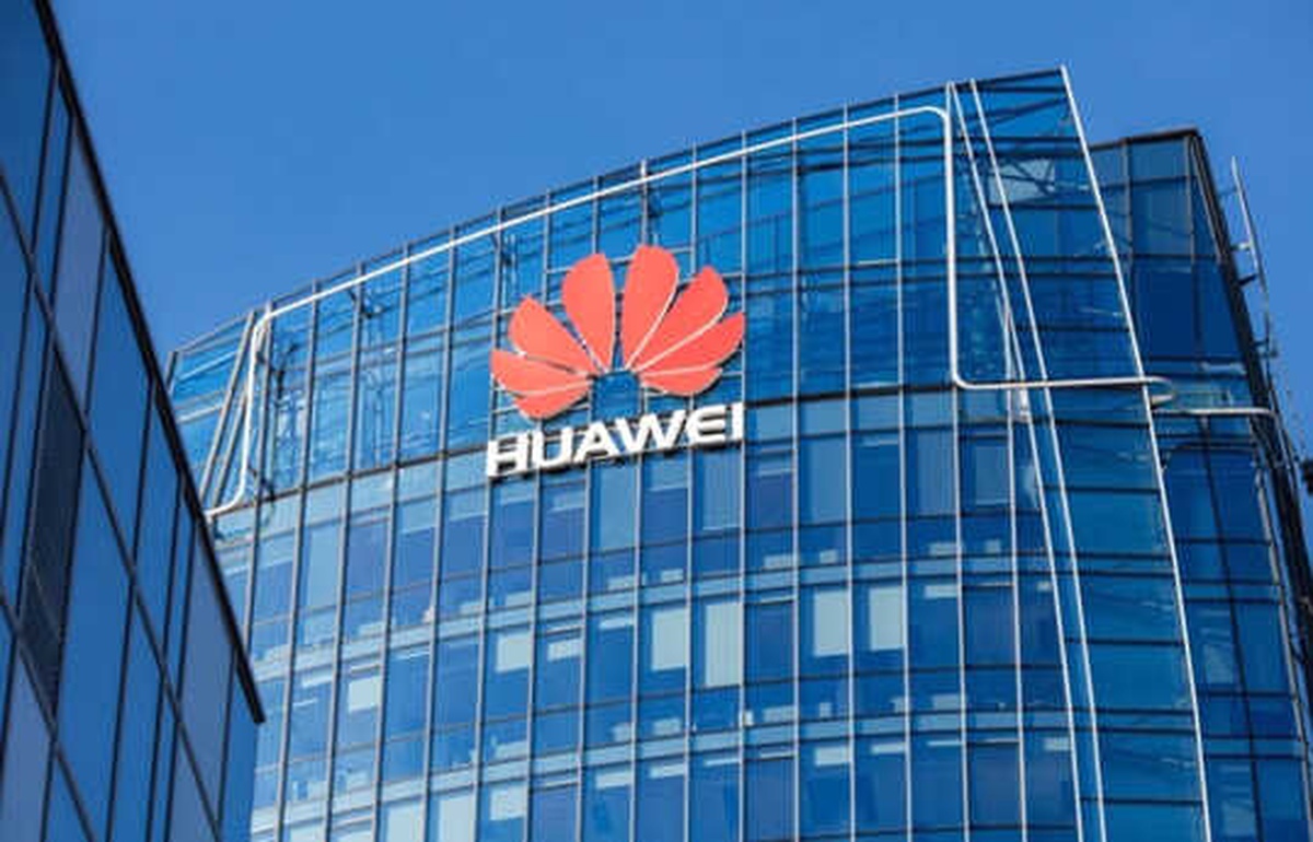 Huawei\'nin sahibinin kızı tutuklandı