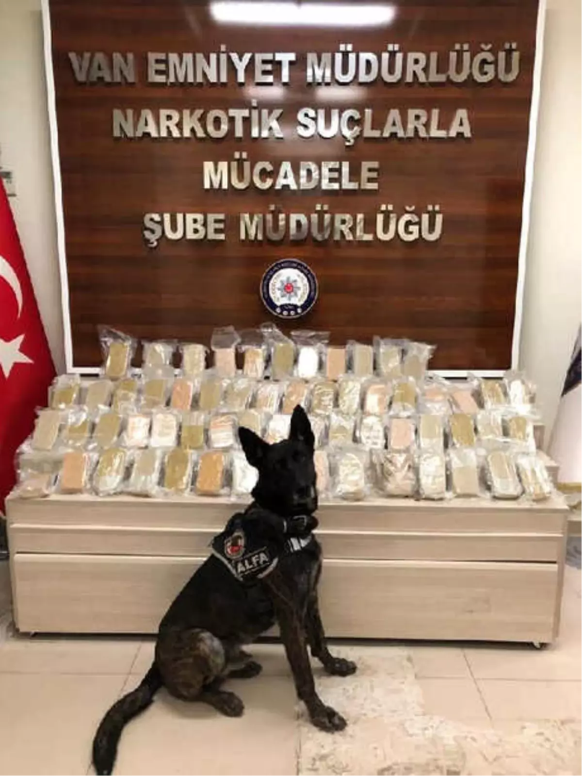 Kamyonetin Yakıt Deposundan 32 Kilo Eroin Çıktı