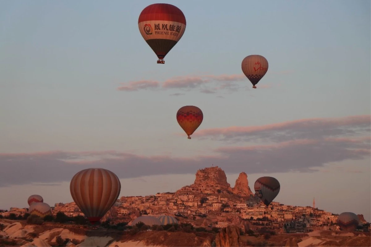 Kapadokya Bölgesini Kasım Ayında 203 Bin 905 Turist Ziyaret Etti