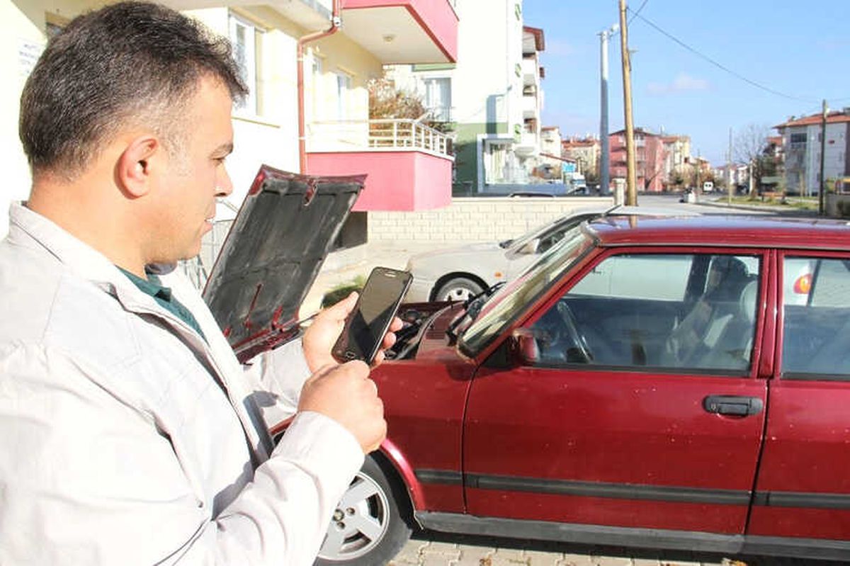 Kara Şimşek\'e Özendi, 1993 Model Otomobilini Konuşturdu