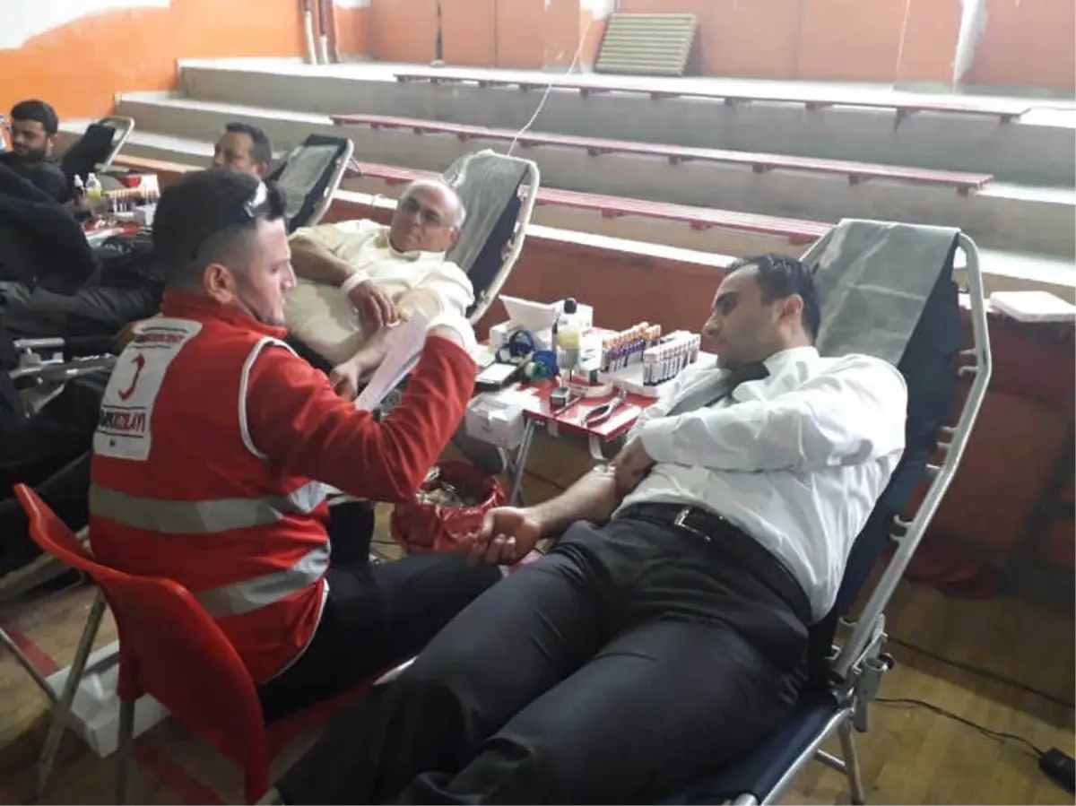 Kulu Kaymakamı Budan\'dan Kan Bağışına Destek