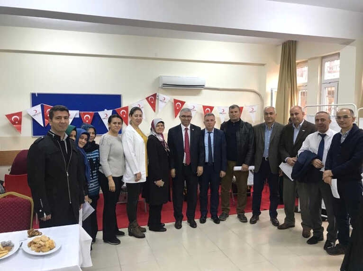 Lise Öğrencilerinden Kızılay\'a Destek