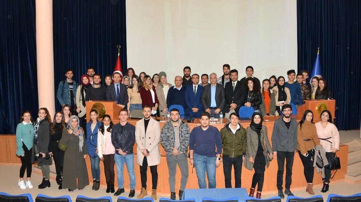 Meü\'de "Mezunlarımız ve Kariyer" Konferansı