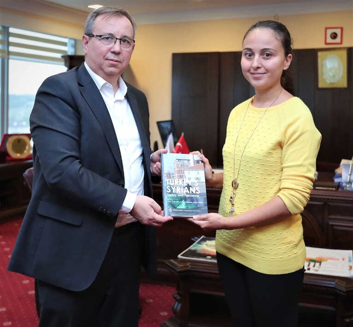 Öğretim Üyesi Deniz Eroğlu Utku\'dan "Türkiye\'deki Suriyelilerin Bugünü ve Yarını" Kitabı