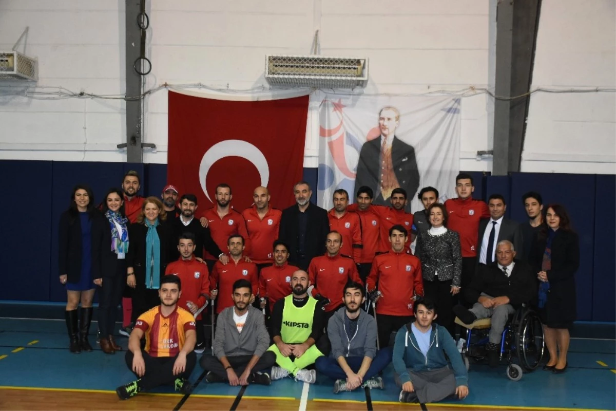 Ortatek Gaziler Ampute Spor Kulübü Futbolcu ve Yöneticileri Kızılcahamam\'da