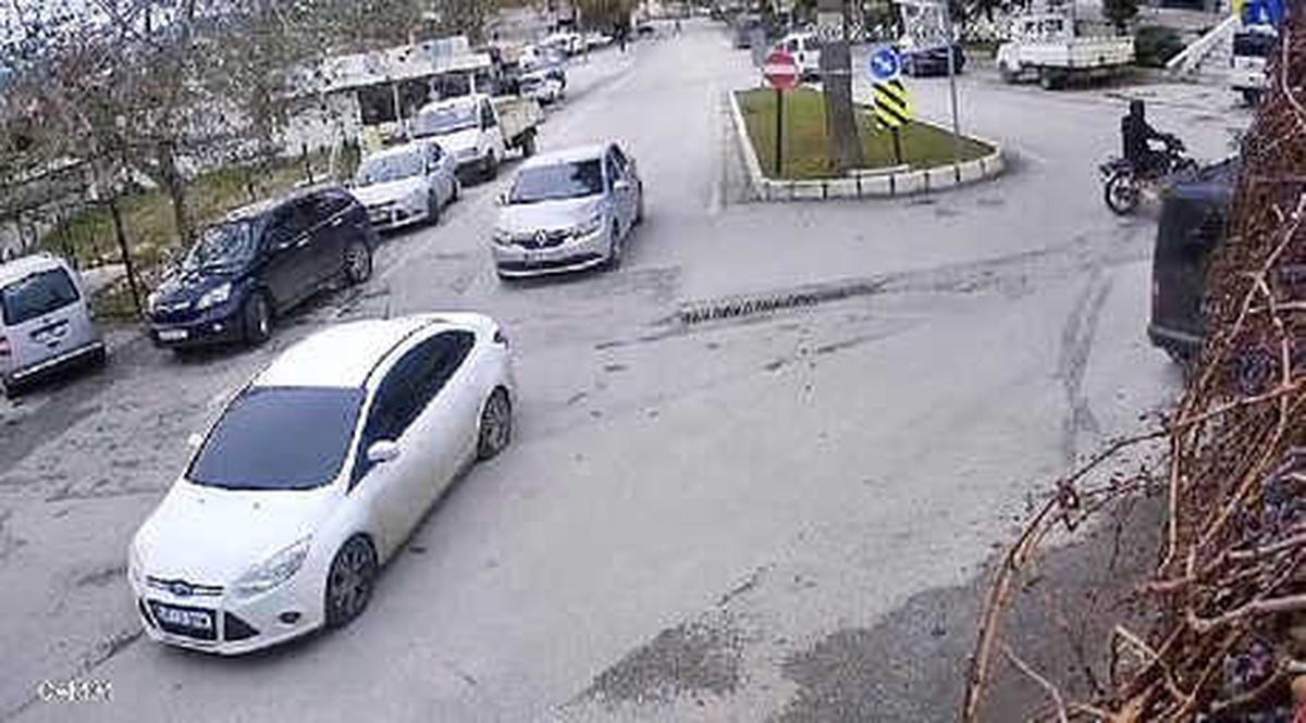 Otomobilinde Bıraktığı 245 Bin Lirası Çalınınca Hırsızları Kovaladı