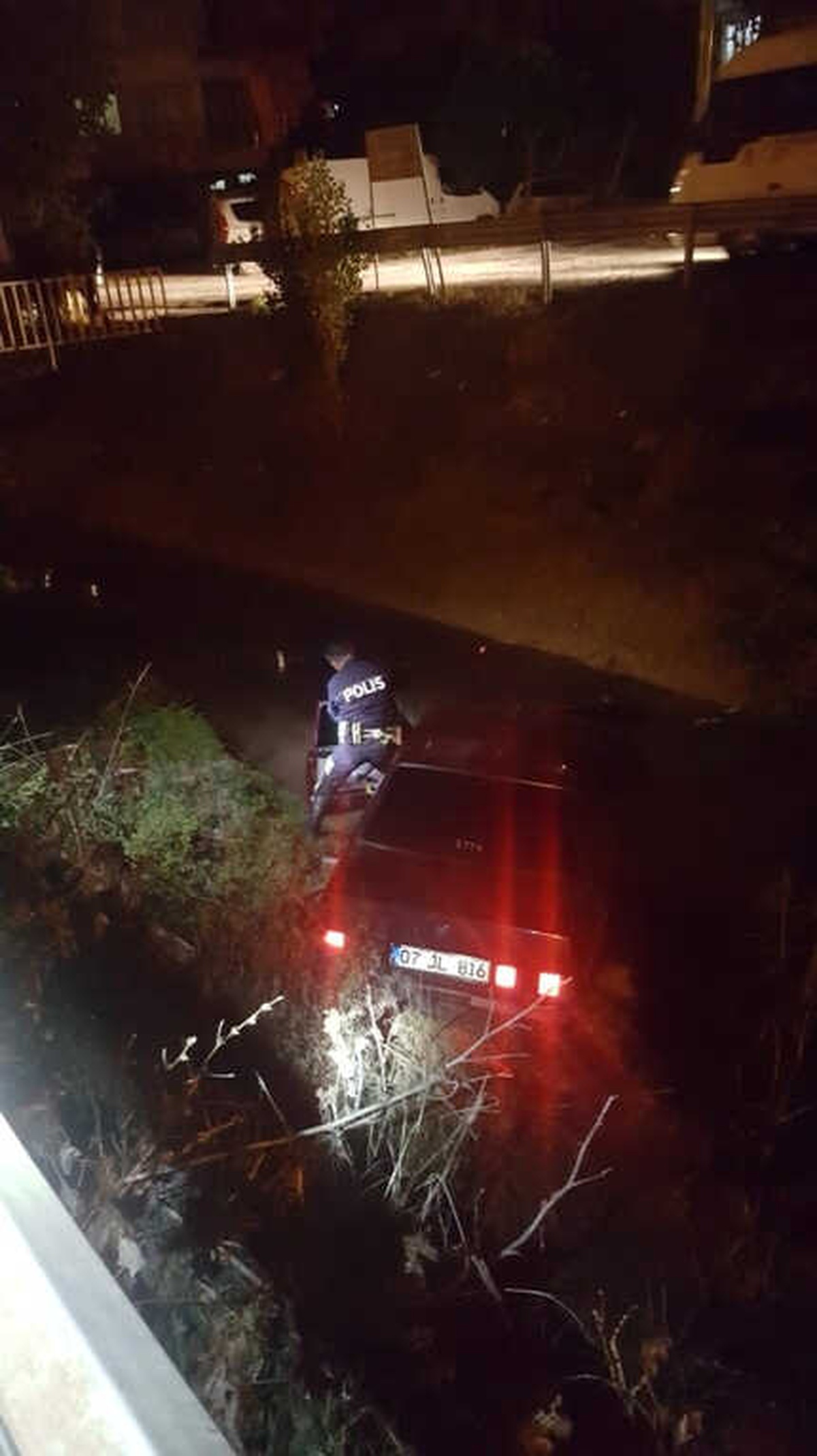 Otomobiliyle Sulama Kanalına Uçan Kişinin Hırsızlık Suçundan Arandığı Çıktı