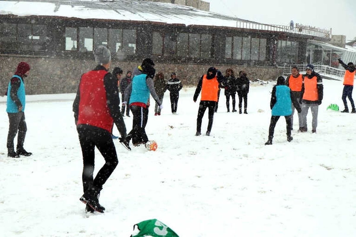 Erciyes\'te Yoğun Kar Yağışı Etkili Oldu