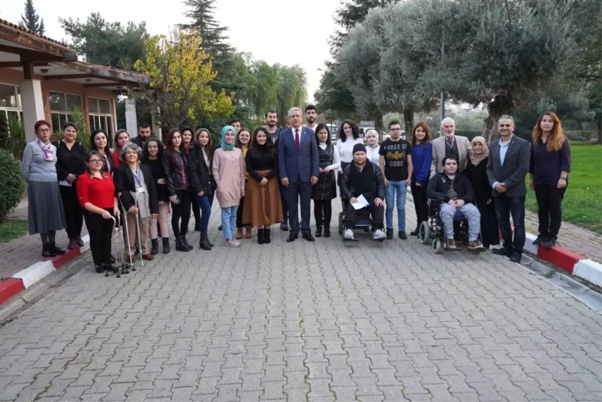 Rektör Budak, Akşam Çayında Özel Konuklarını Ağırladı