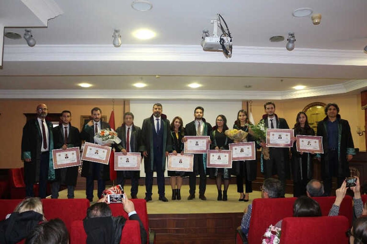 Stajını Tamamlayan Avukatlar Cüppe Giydi
