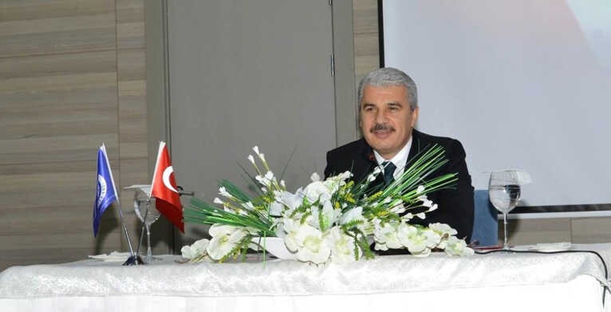 Vali Akın: "Hedefe Giden Yolda Gayret Gösterip Kendinize Güvenin"