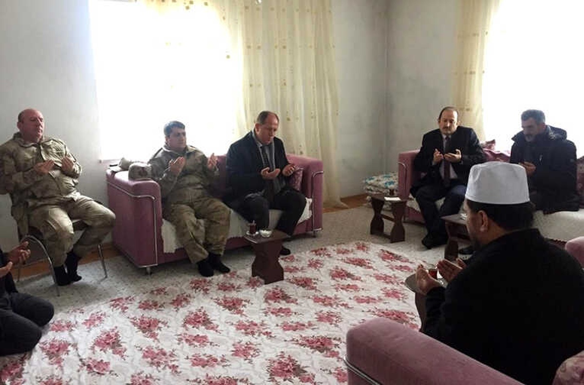 Vali Ali Hamza Pehlivan Şehit Ailesine Taziye Ziyaretinde Bulundu