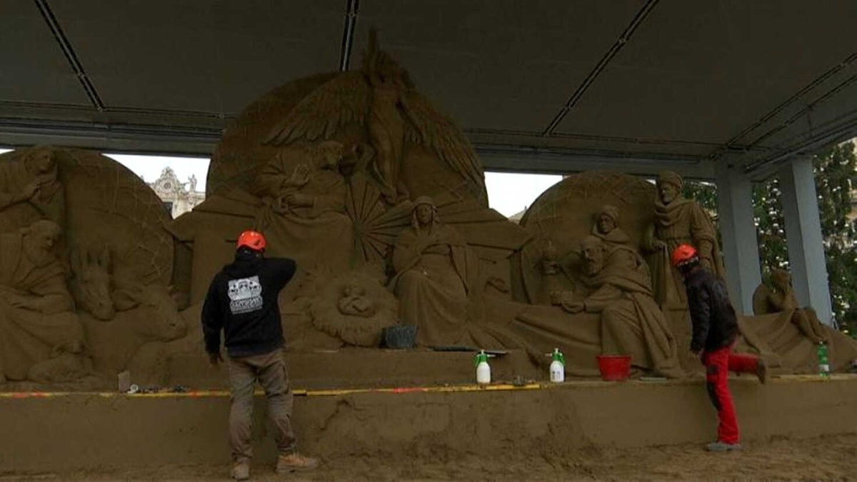 Vatikan\'da Sanat: Venedik\'ten Getirilen 720 Ton Kumdan Heykel Yapıyorlar