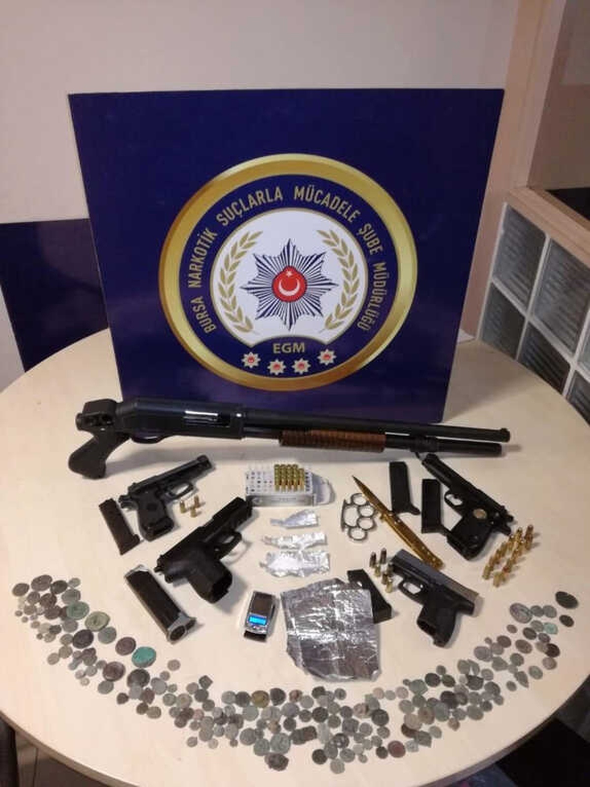 Zehir Tacirleri Tarihi Eserlerle Yakalandı