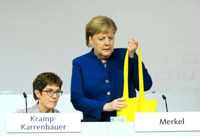 Almanya Başbakanı <a class='keyword-sd' href='/angela-merkel/' title='Angela Merkel'>Angela Merkel</a>'in Yerine Gelen İsim Belli Oldu