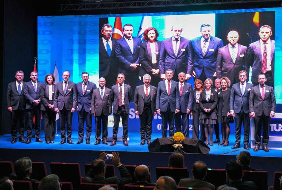 Bakan Selçuk, Tüsiad Yüksek İstişare Konseyi Toplantısı\'na Katıldı