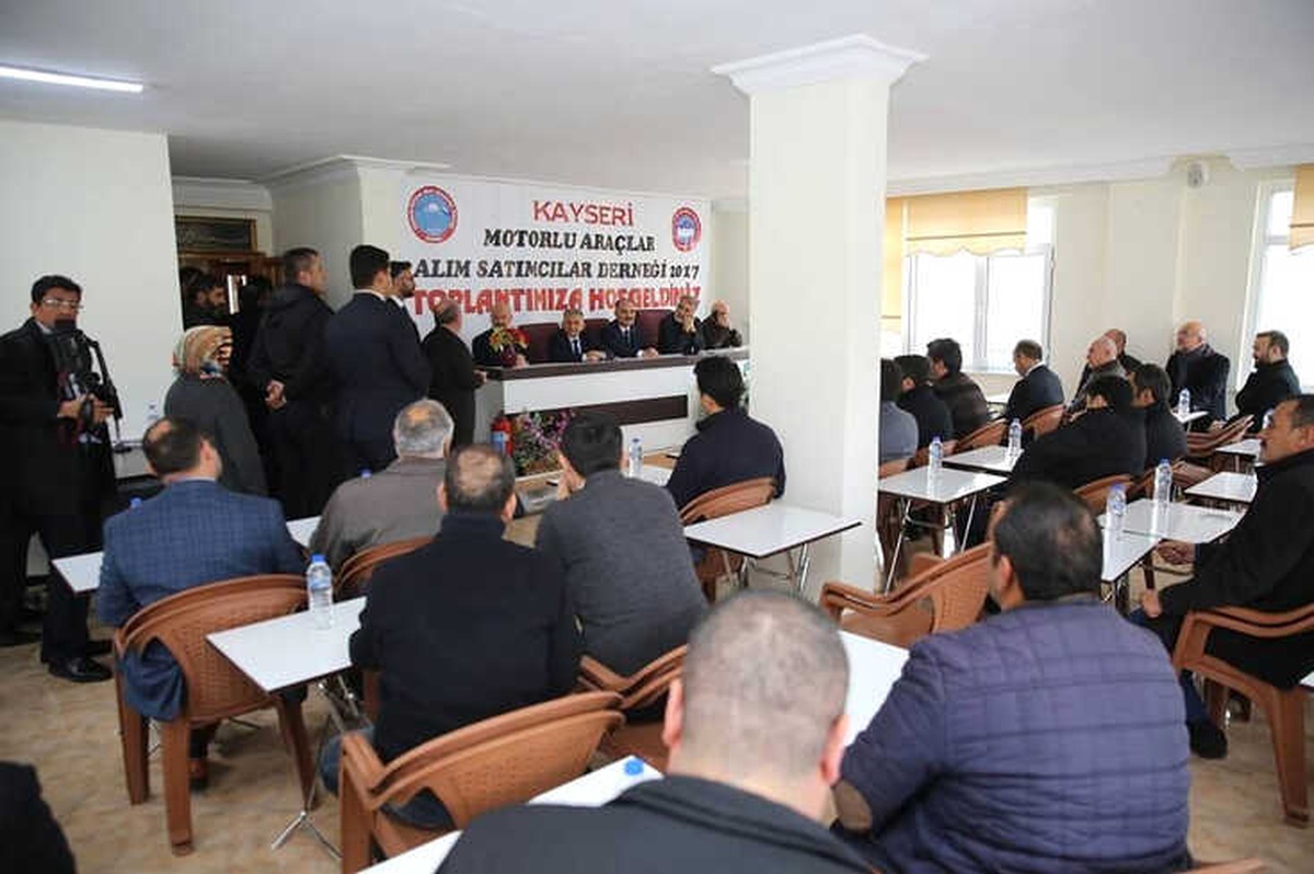 Başkan Büyükkılıç Oto Galericiler Sitesi Esnafı ile Bir Araya Geldi