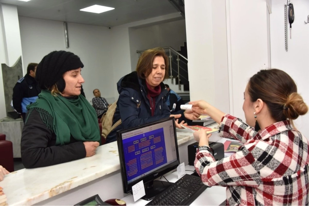 Bozüyük Belediyesinden Örnek Proje: Bir Kitap Getirene Bir Bilet