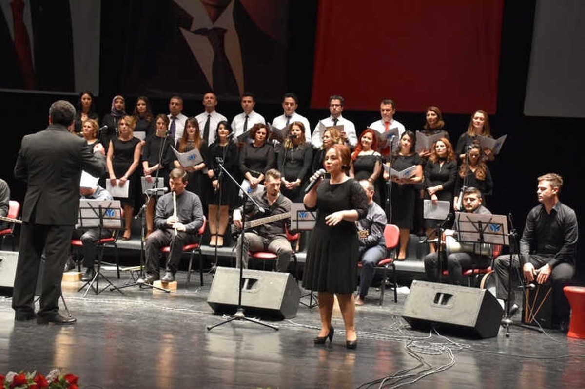 Bu Koronun Tamamı Öğretmenlerden Oluşuyor