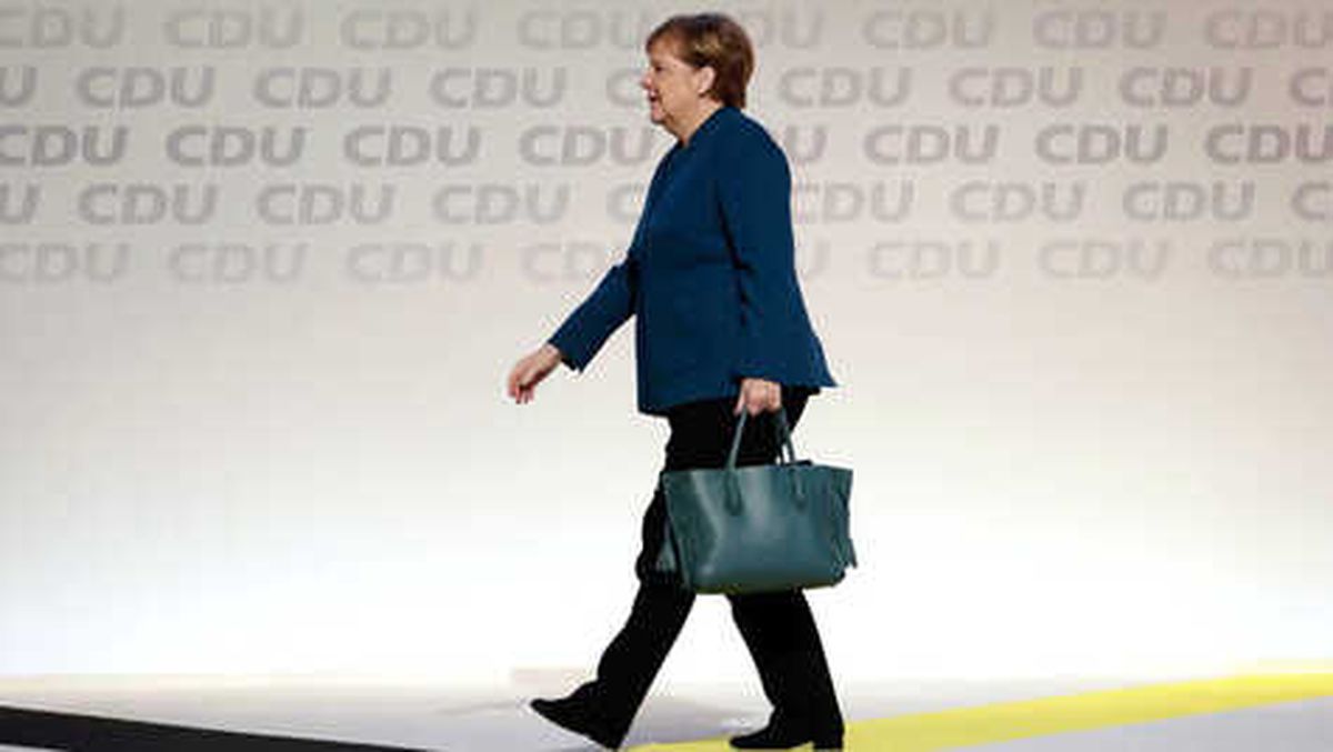 Cdu Liderliğine Veda Eden Merkel, 8 Dakika Boyunca Alkışlandı