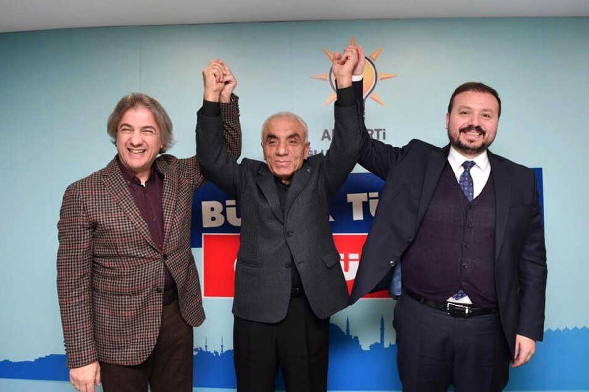 CHP\'li Meclis Üyesi Partisinden İstifa Ederek AK Parti\'ye Geçti