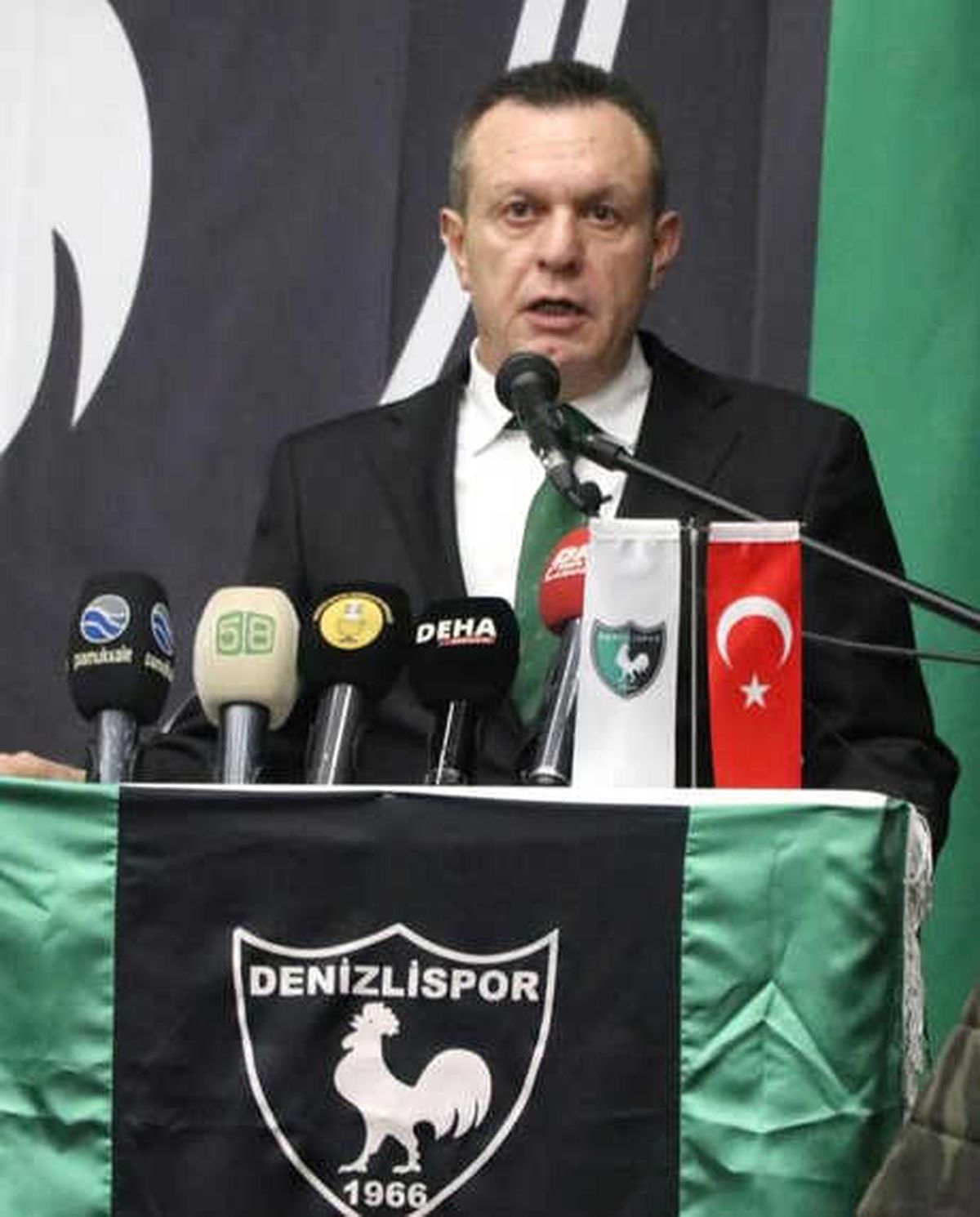 Denizlispor\'da Çetin Güven Tazeledi