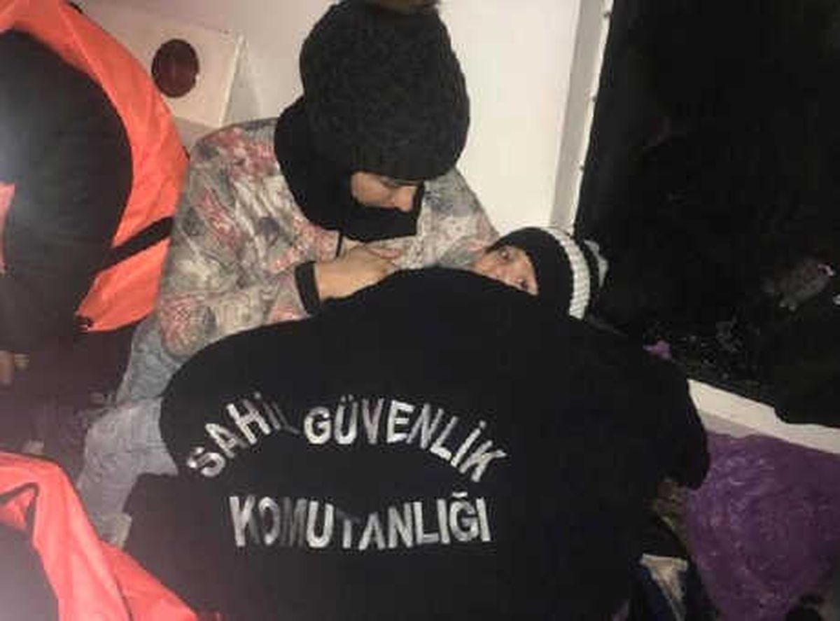 Dikili\'de 95 Kaçak Göçmen Yakalandı