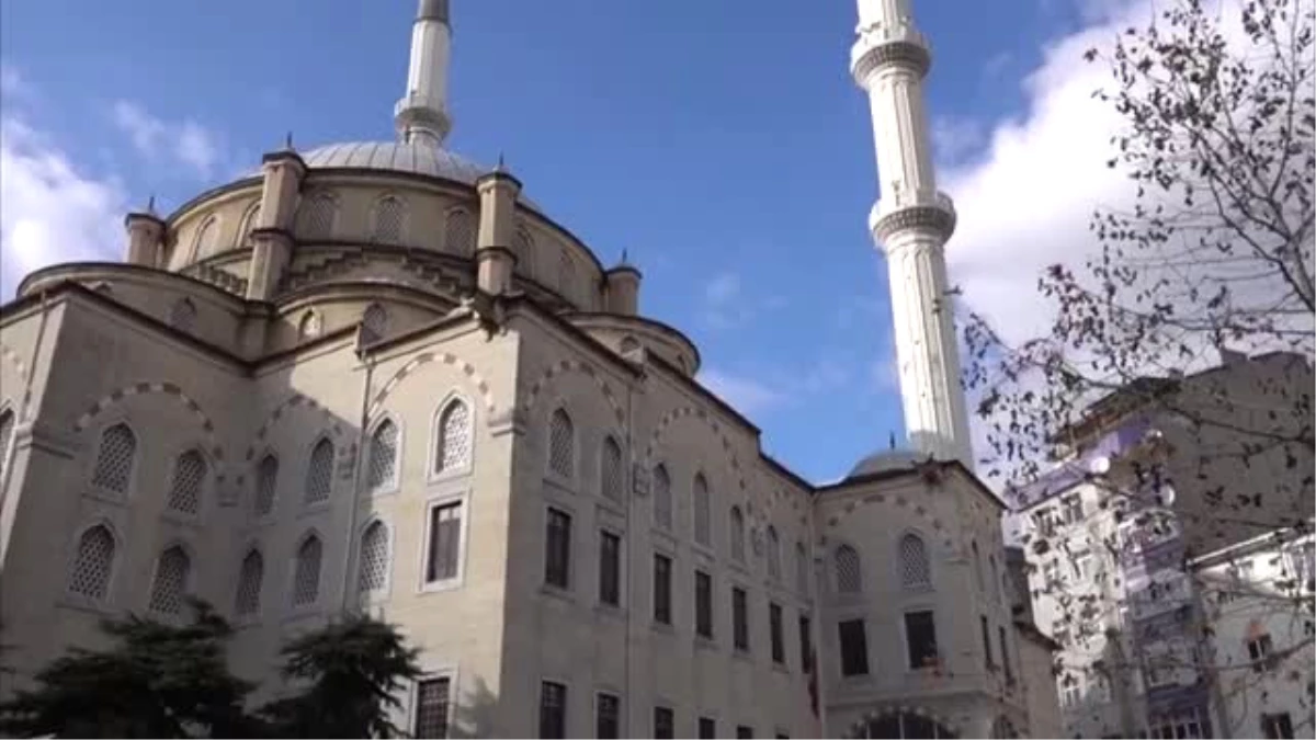 Doğu Türkistanlı İslam Alimi İçin Gıyabi Cenaze Namazı