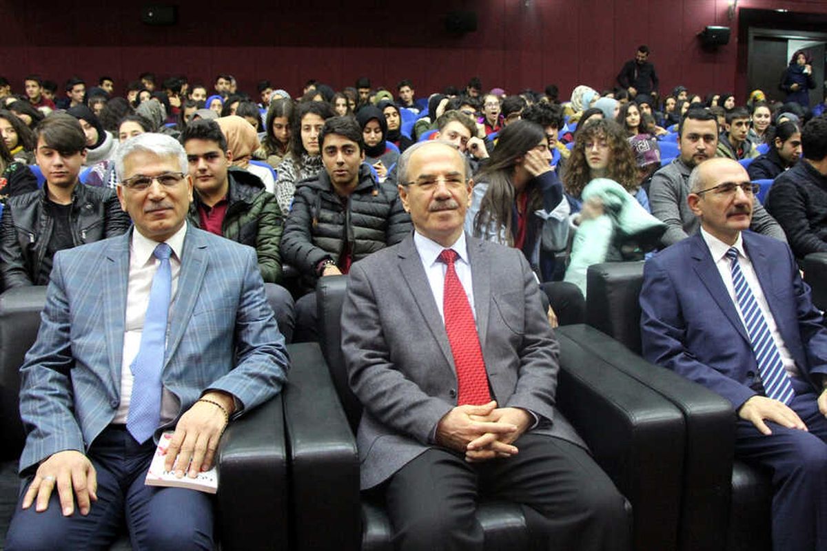 Elazığ\'da "Başarıda Moral ve Motivasyon" Konferansı