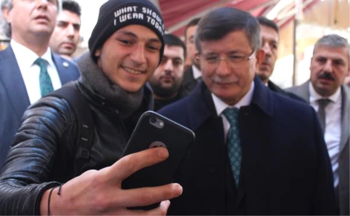 Eski Başbakan Davutoğlu, 15 Temmuz Gecesini Kitabında Anlatacak