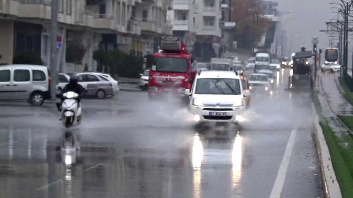 Gaziantep\'te Sağanak Yağış Etkili Oluyor